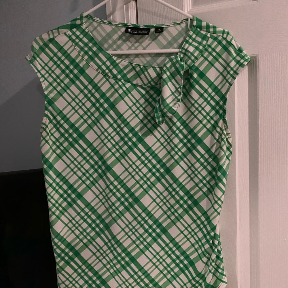 Size medium short sleeve green patterned blouse